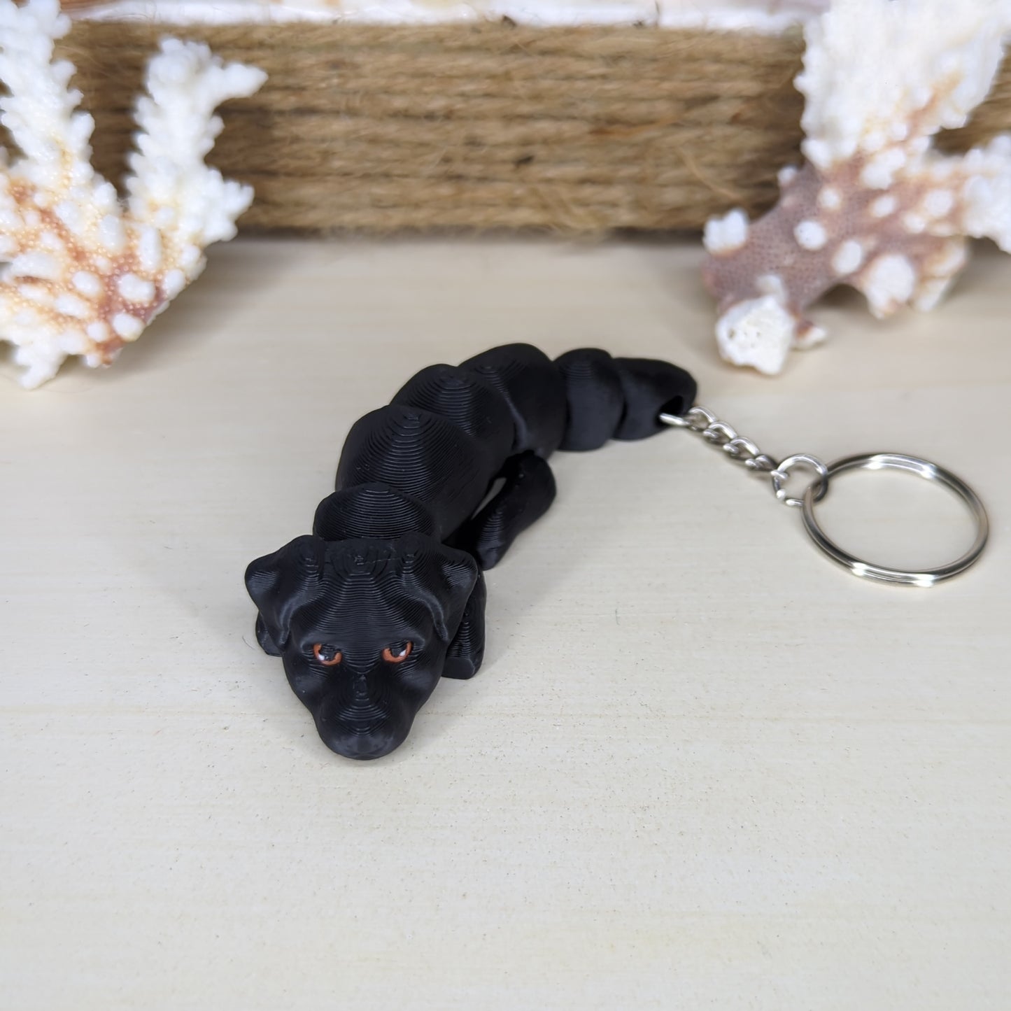 Black lab flexi keychain